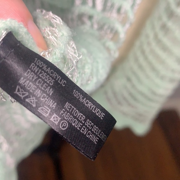 Unique Blue Green Open Knit Scarf - Picture 3 of 4